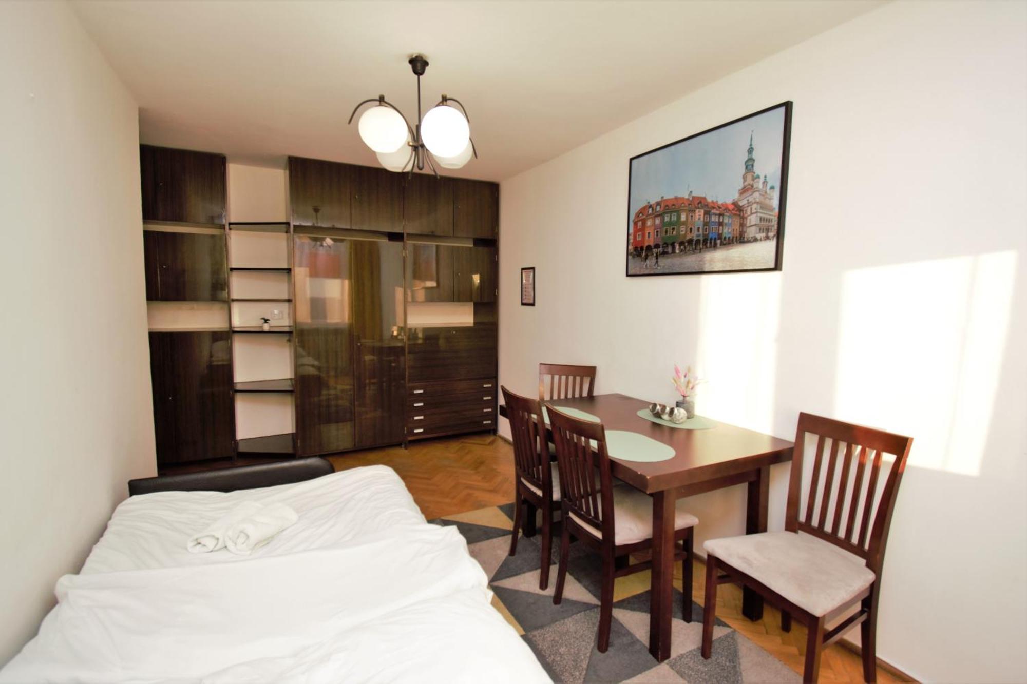 Roomspoznan Pl - Powstancow Wielkopolskich 23 - 24H Self Check-In Luaran gambar